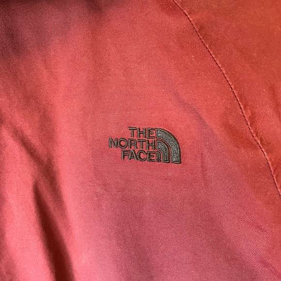 The North Face Maroon Winter Jacket - Picture 6 of 6